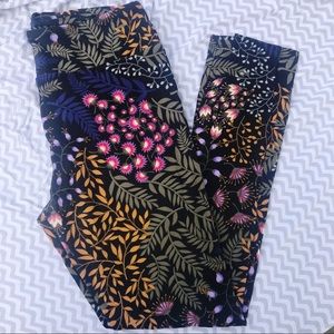 LuLaRoe Tall and Curvy Floral & Vine Legging